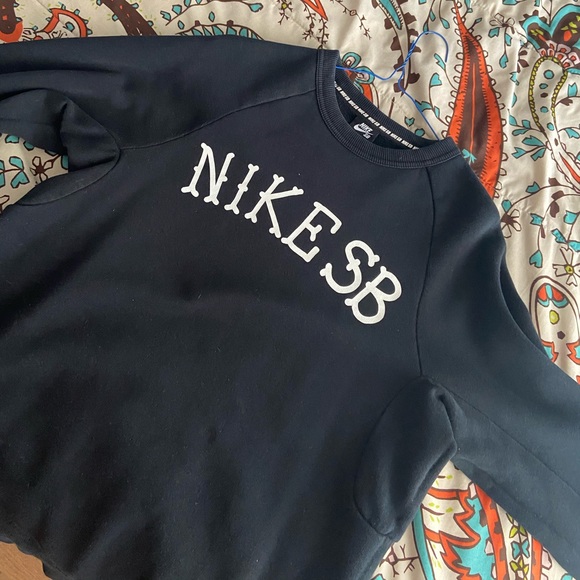 crewneck nike sb